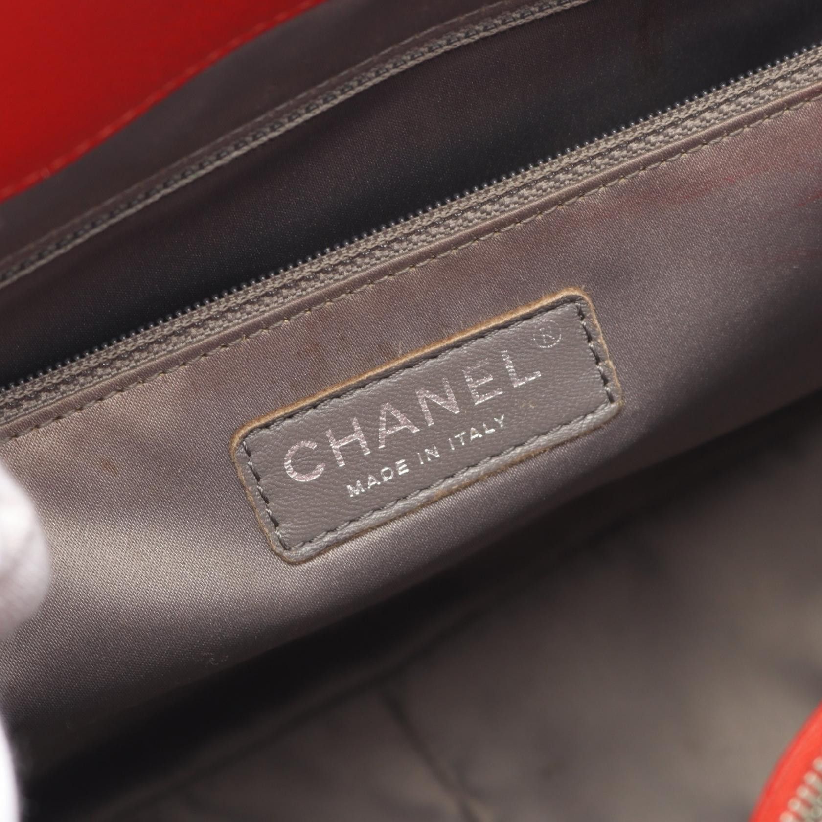 Chanel Chanel Matelasse Grand Shopping Gst Xl Chain Shoulder Bag Tote Caviar Skin Red Silver Hardware Size ONE SIZE - 4 Thumbnail