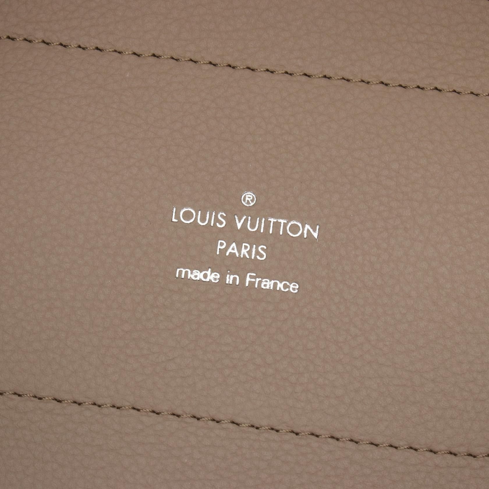 Louis Vuitton Louis Vuitton Louis Vuitton Hina PM Mahina Leather Handbag Leather Handbag M54351 Size ONE SIZE - 4 Thumbnail