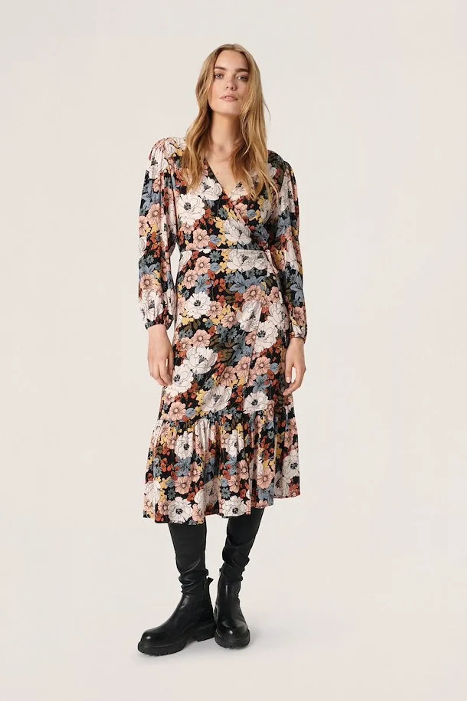 Other Soaked In Luxury Sylvia wrap dress Dress Size S / US 4 / IT 40 - 5 Thumbnail