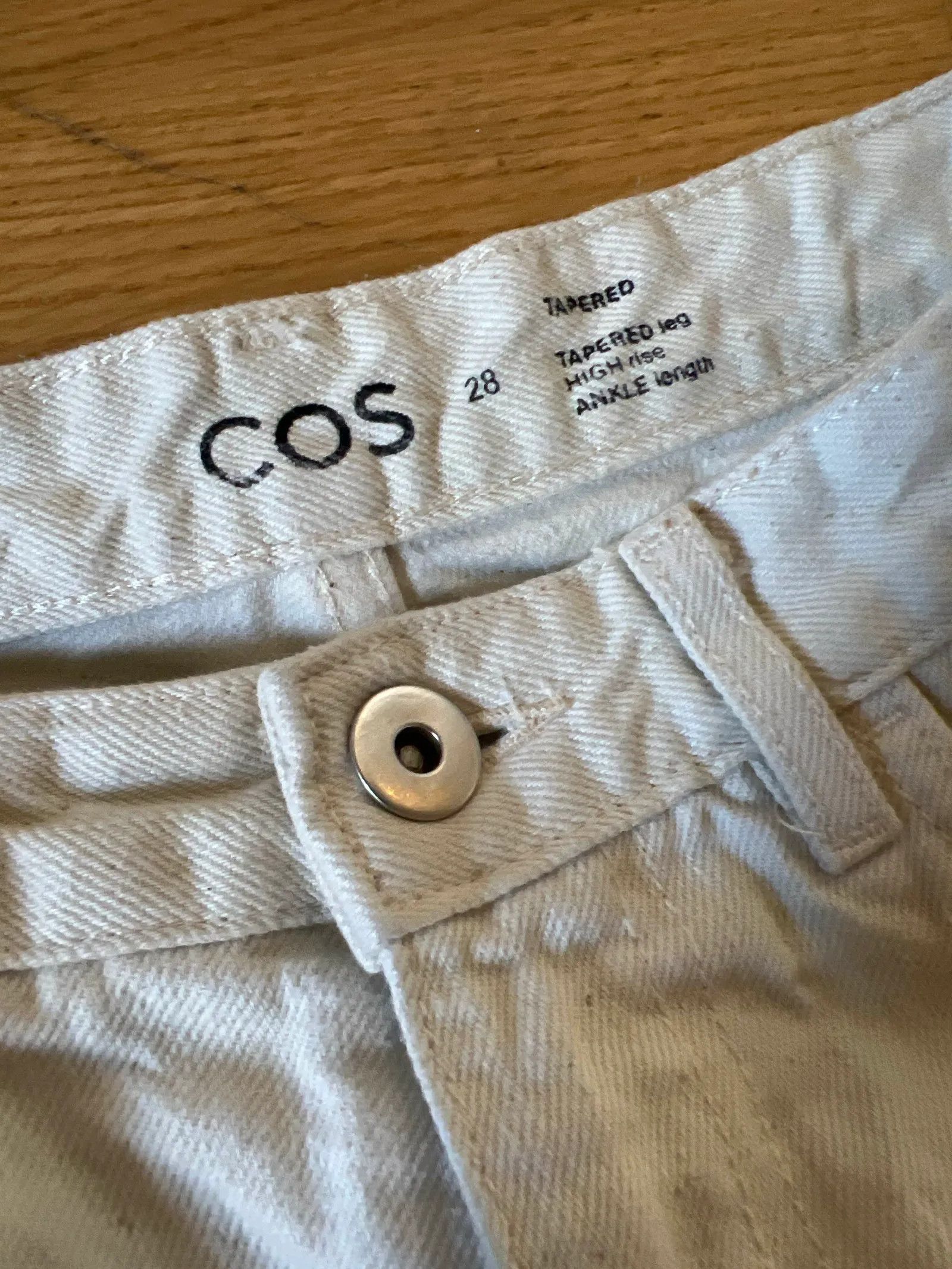 Cos Cos Tapered Jeans Size 28" / US 6 / IT 42 - 2 Thumbnail