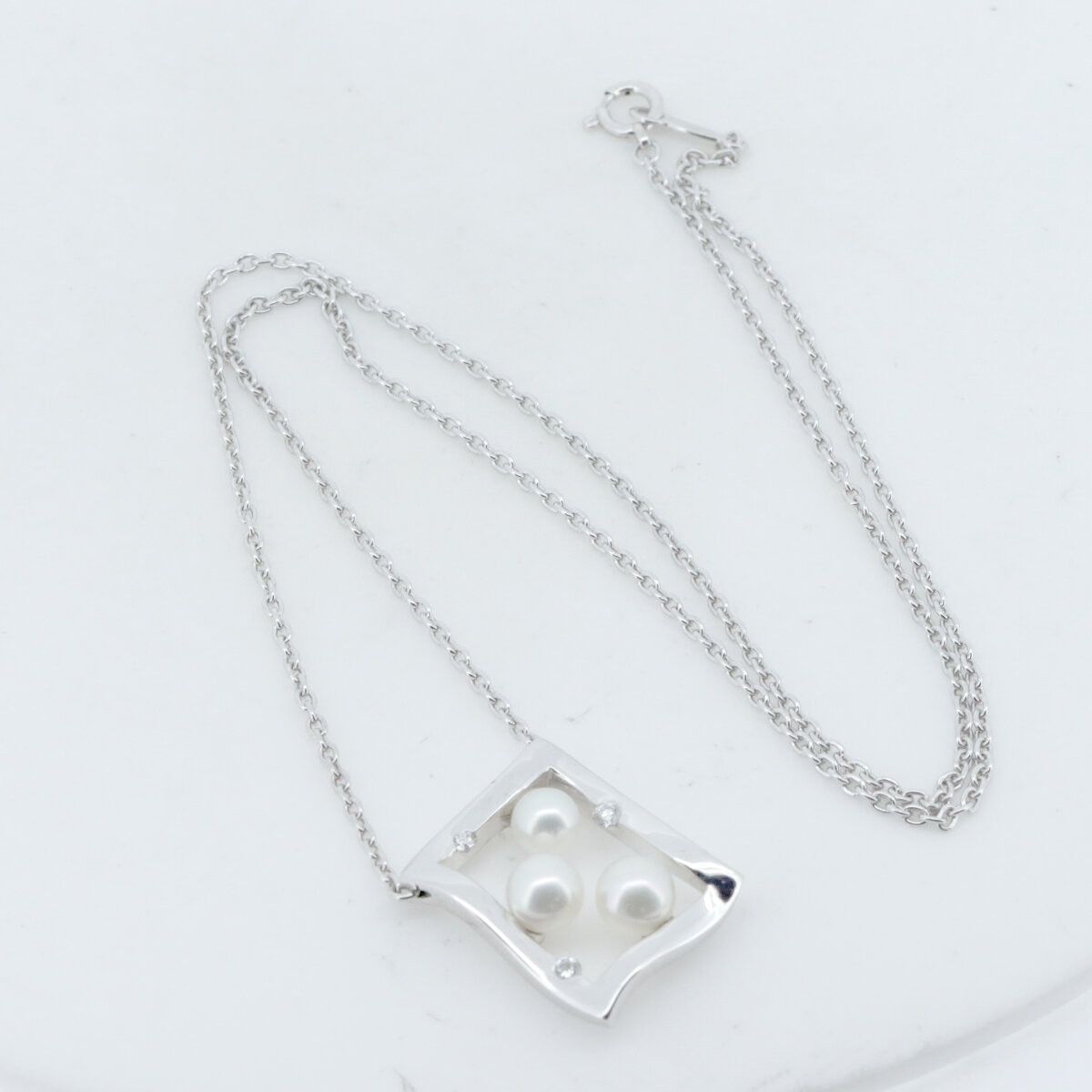 Mikimoto Mikimoto Mikimoto K18WG Pearl Diamond Necklace Calfskin Necklace DUTY FREE for USA Size ONE SIZE - 2 Thumbnail