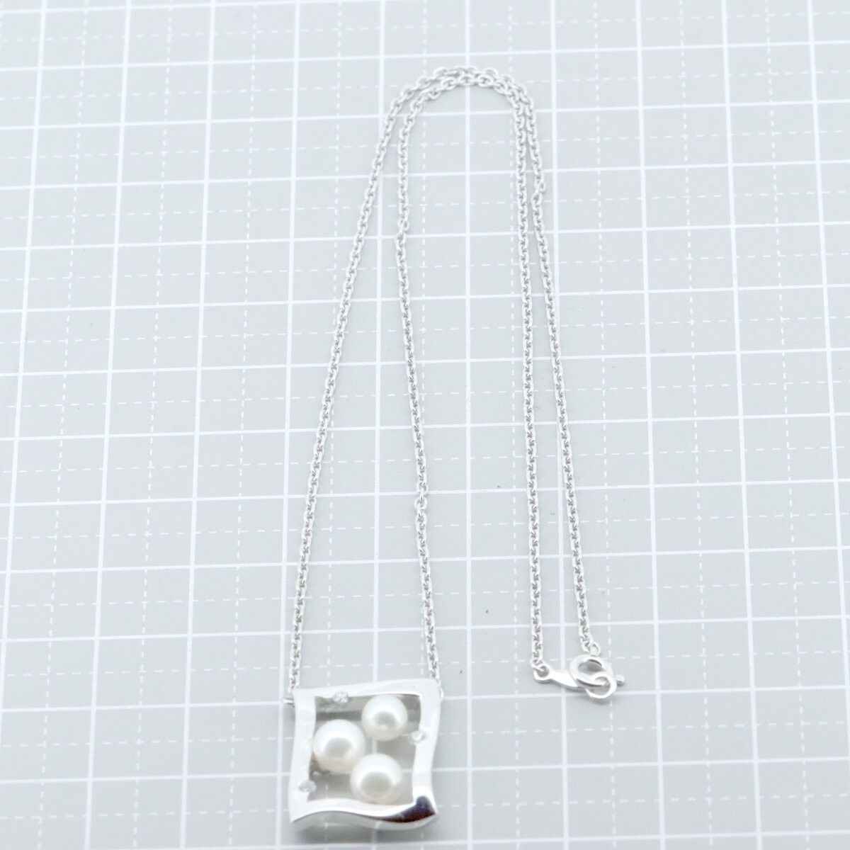 Mikimoto Mikimoto Mikimoto K18WG Pearl Diamond Necklace Calfskin Necklace DUTY FREE for USA Size ONE SIZE - 5 Thumbnail