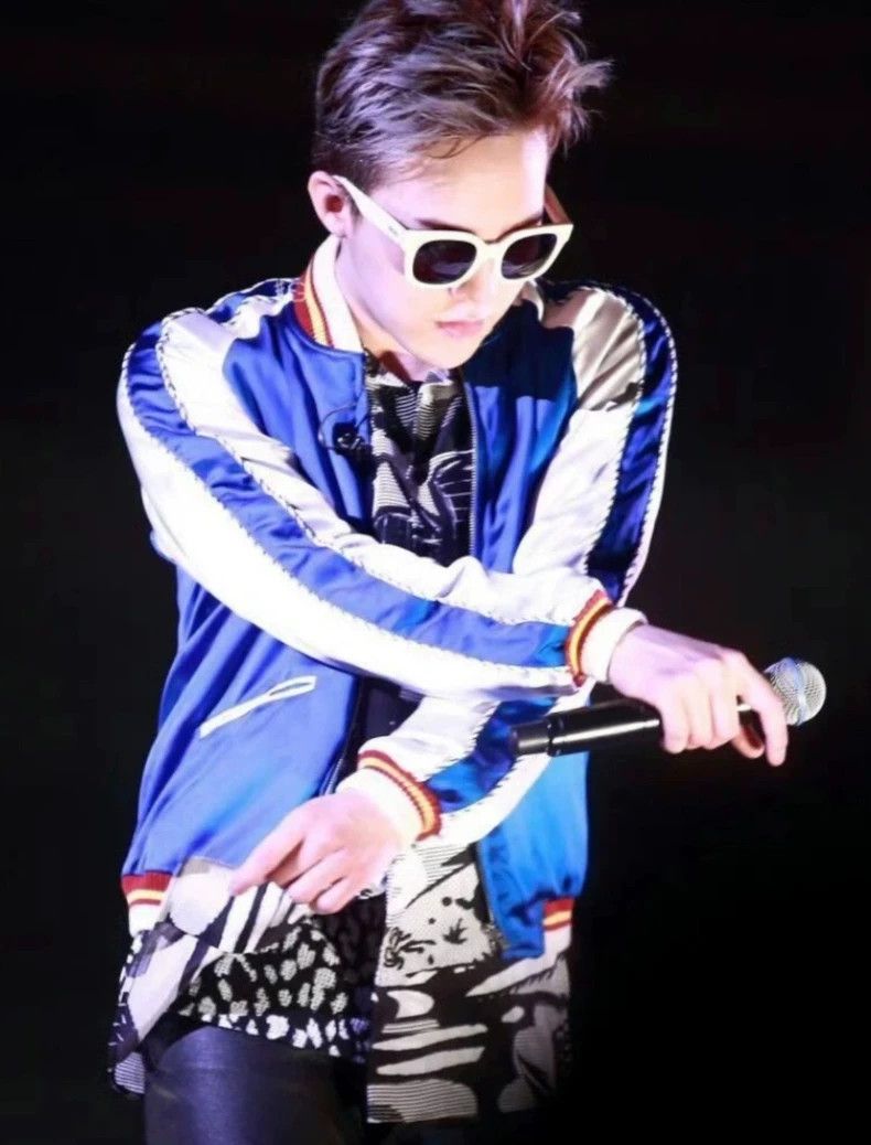 Saint Laurent Paris Saint Laurent Blue and White Satin Jacket Size US L / EU 52-54 / 3 - 6 Thumbnail