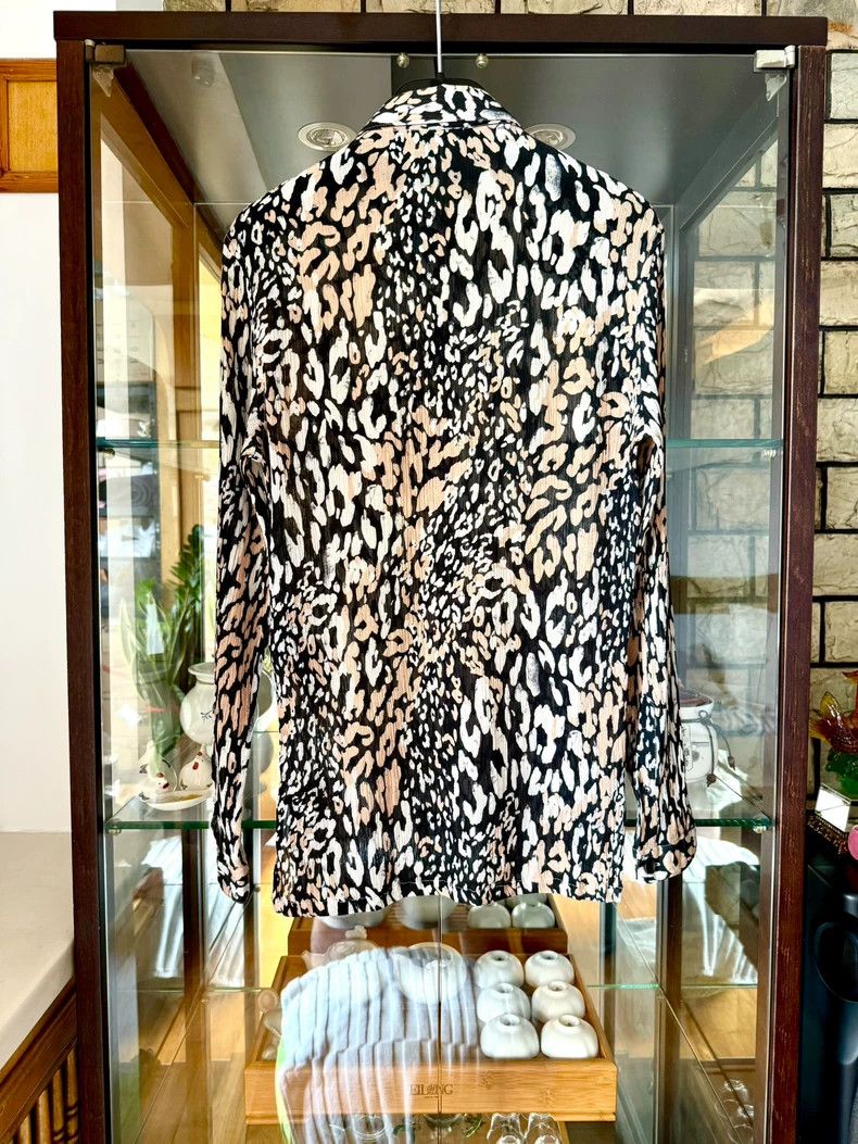 Saint Laurent Paris Saint Laurent Leopard Print Silk Shirt Size US S / EU 44-46 / 1 - 4 Thumbnail