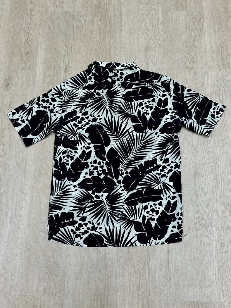 Saint Laurent Paris Saint Laurent Short Sleeve Silk Shirt Size US M / EU 48-50 / 2 - 6 Thumbnail