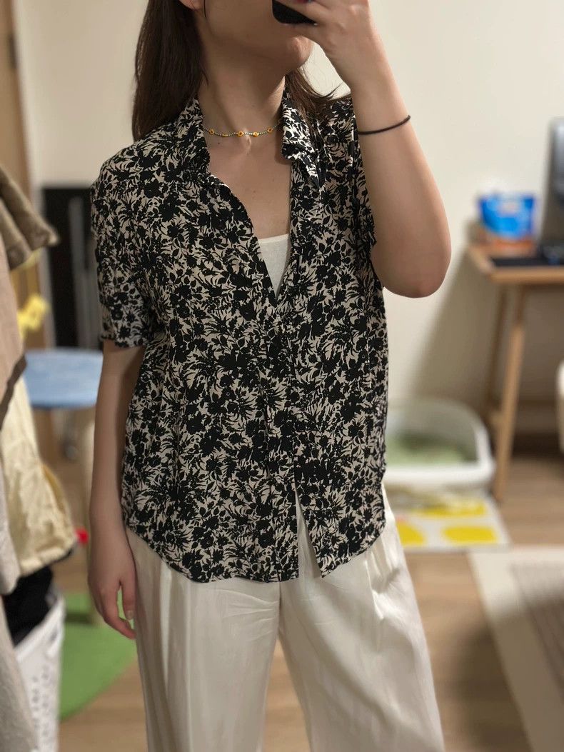 Yves Saint Laurent Yves Saint Laurent Floral Print Short Sleeve Shirt Size US M / EU 48-50 / 2 - 7 Thumbnail