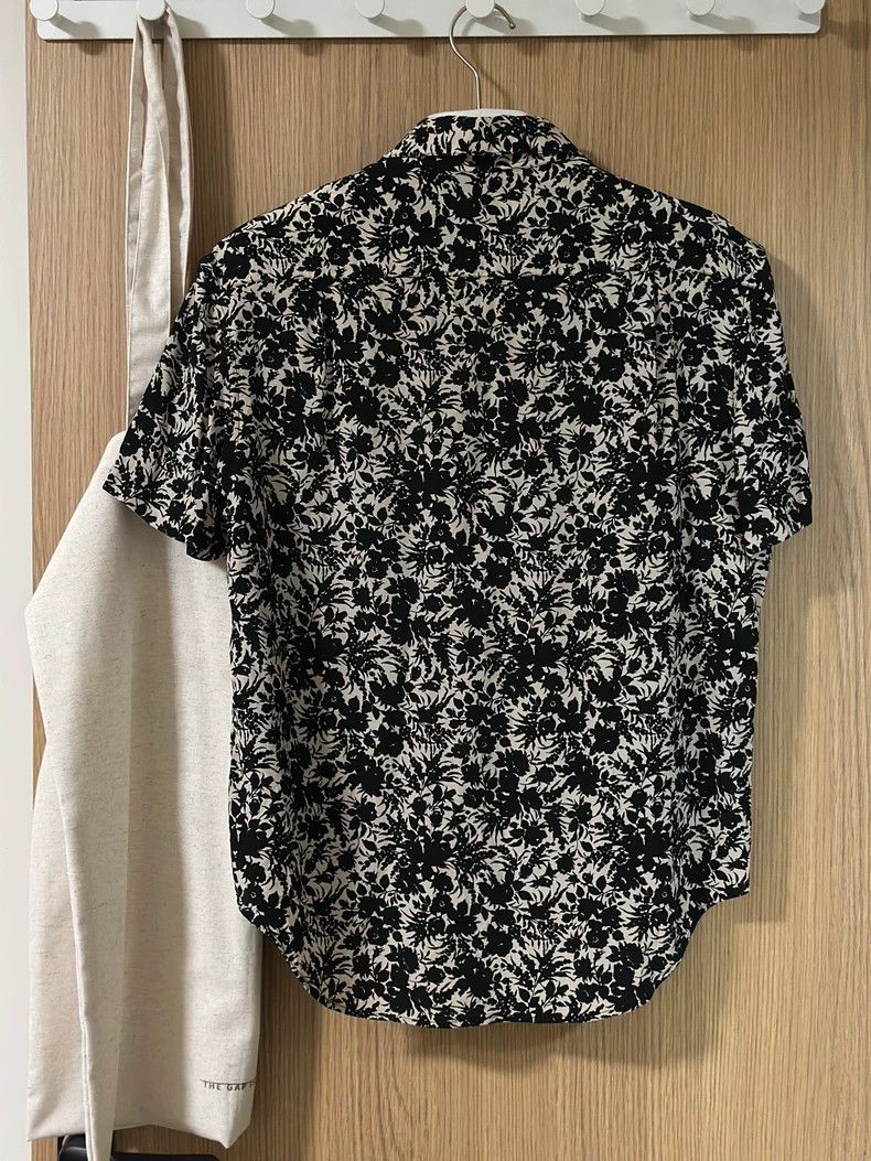 Yves Saint Laurent Yves Saint Laurent Floral Print Short Sleeve Shirt Size US M / EU 48-50 / 2 - 4 Thumbnail