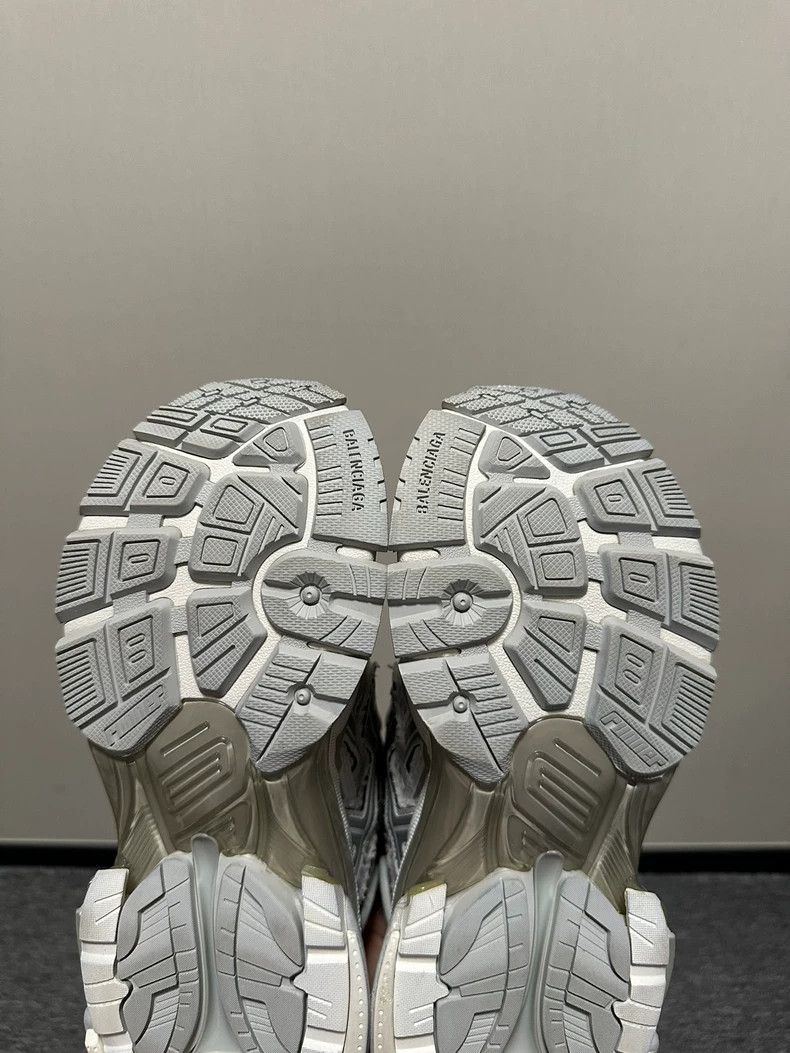 Balenciaga Balenciaga Runner Sneakers Gray Size 36 Size US 5.5 / EU 38 - 6 Thumbnail
