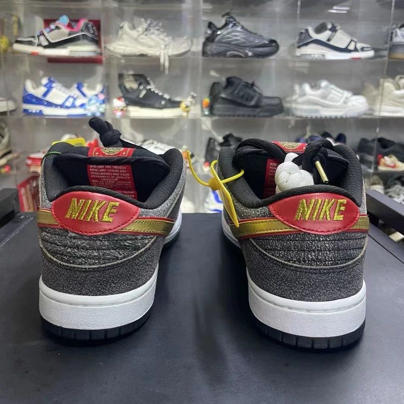 Nike Dunk SB Hu Tong Size 42.5 Sneakers Size US 10.5 / EU 43-44 - 3 Thumbnail