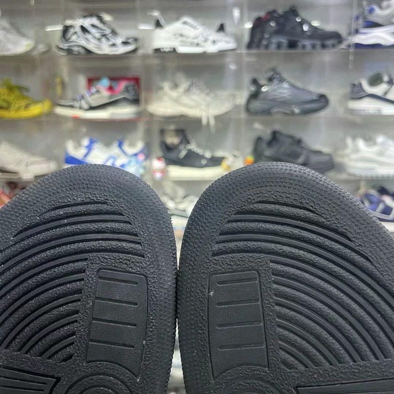 Amiri AMIRI Leather Low-Top Sneakers Black and White Size US 10.5 / EU 43-44 - 7 Thumbnail