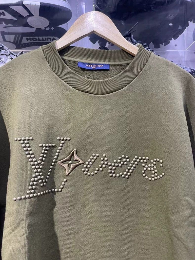 Louis Vuitton Louis Vuitton Logo Print Long Sleeve Sweatshirt Size US M / EU 48-50 / 2 - 5 Thumbnail