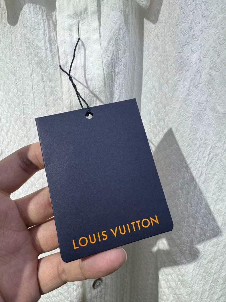 Louis Vuitton Louis Vuitton White Long Sleeve Shirt Size US M / EU 48-50 / 2 - 4 Thumbnail