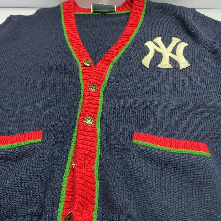 Gucci Gucci MLB Patch V-Neck Knit Cardigan Size US M / EU 48-50 / 2 - 9 Thumbnail