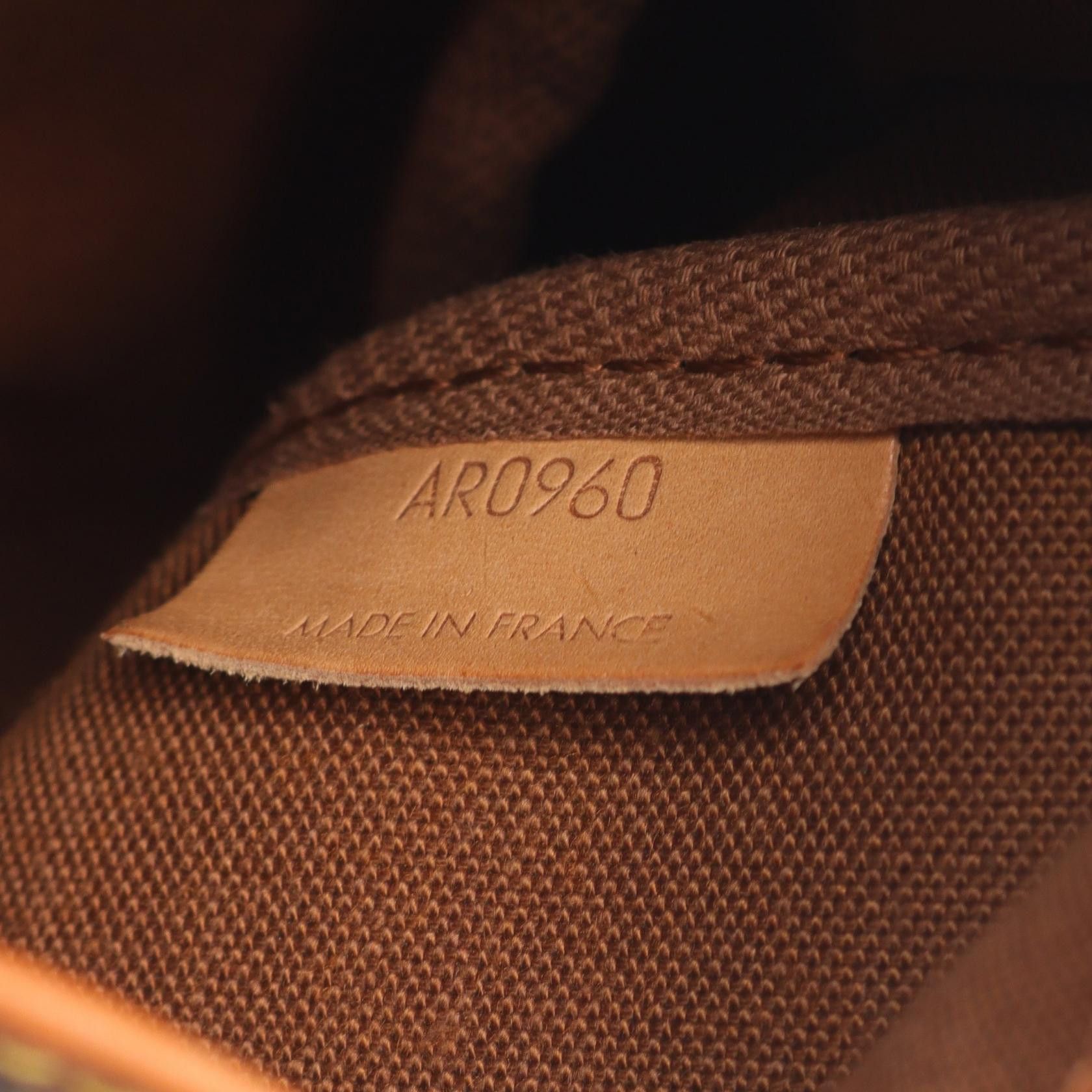 Louis Vuitton Louis Vuitton Louis Vuitton Saumur 35 Monogram Shoulder Bag Canvas Shoulder Bag M42254 DUTY FREE for USA Size ONE SIZE - 6 Thumbnail