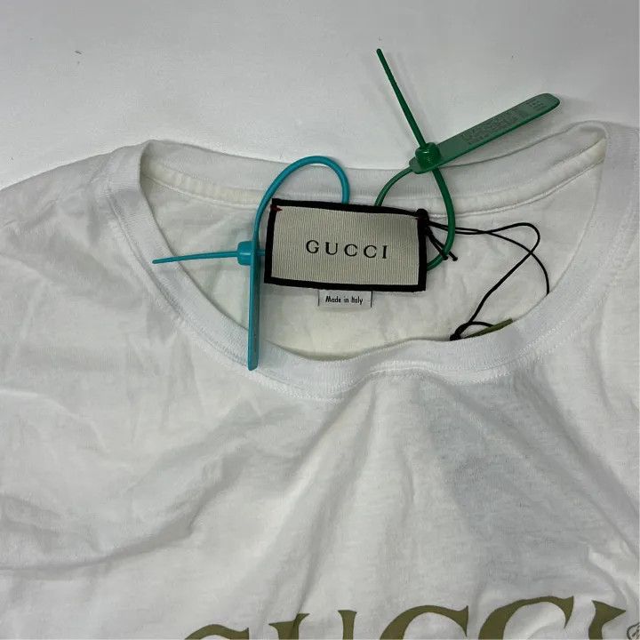 Gucci Gucci Distressed Logo Short Sleeve T-Shirt Size US XS / EU 42 / 0 - 5 Thumbnail