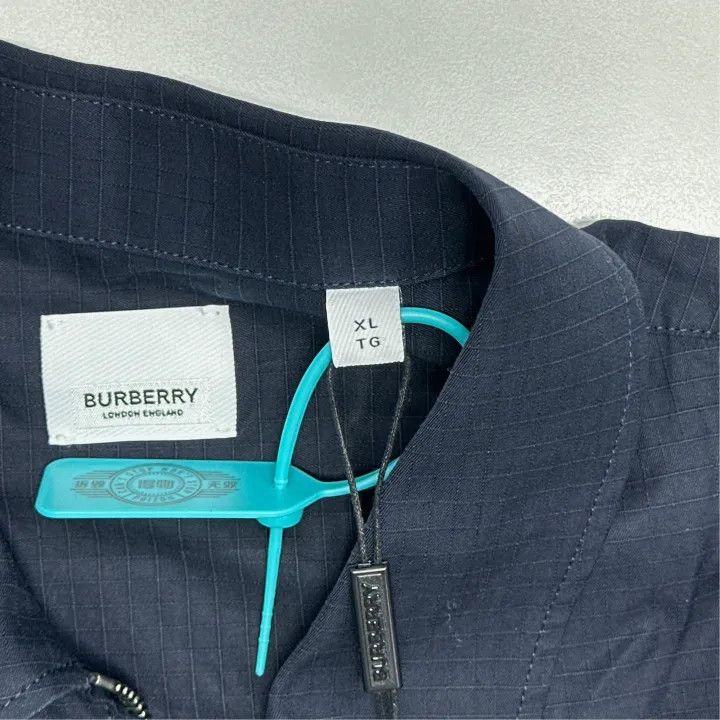 Burberry Burberry SS22 Zip Pocket Shirt for Men Size US XL / EU 56 / 4 - 4 Thumbnail