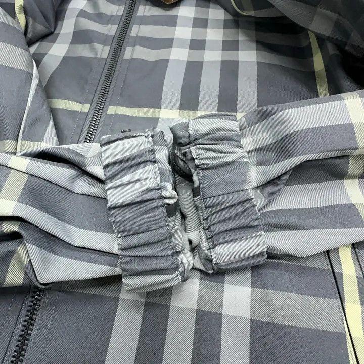 Burberry Burberry Plaid Hooded Jacket for Men Size US S / EU 44-46 / 1 - 8 Thumbnail