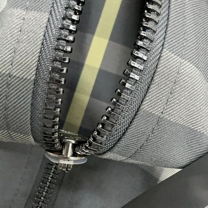 Burberry Burberry Plaid Hoodie Jacket for Men Size US M / EU 48-50 / 2 - 4 Thumbnail