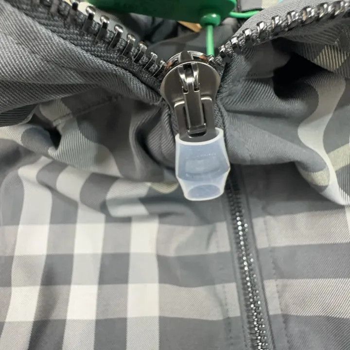 Burberry Burberry Check Hooded Zip Jacket Size US S / EU 44-46 / 1 - 7 Thumbnail