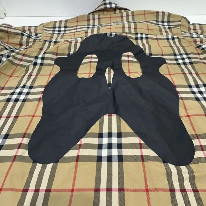Burberry Burberry SS22 Cartoon Monster Print Long Sleeve Shirt Size US M / EU 48-50 / 2 - 8 Thumbnail