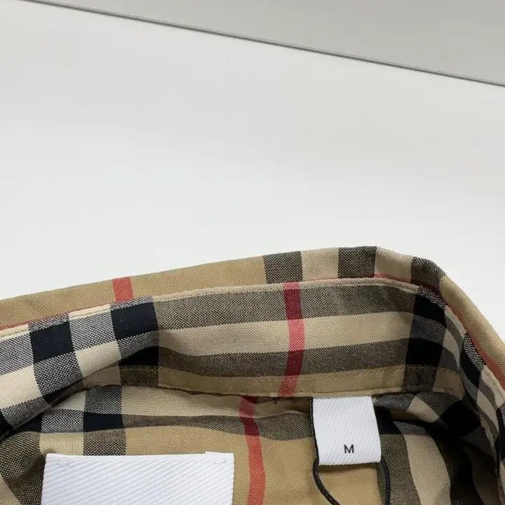 Burberry Burberry Patch Logo Short Sleeve Shirt Brown Size US M / EU 48-50 / 2 - 7 Thumbnail