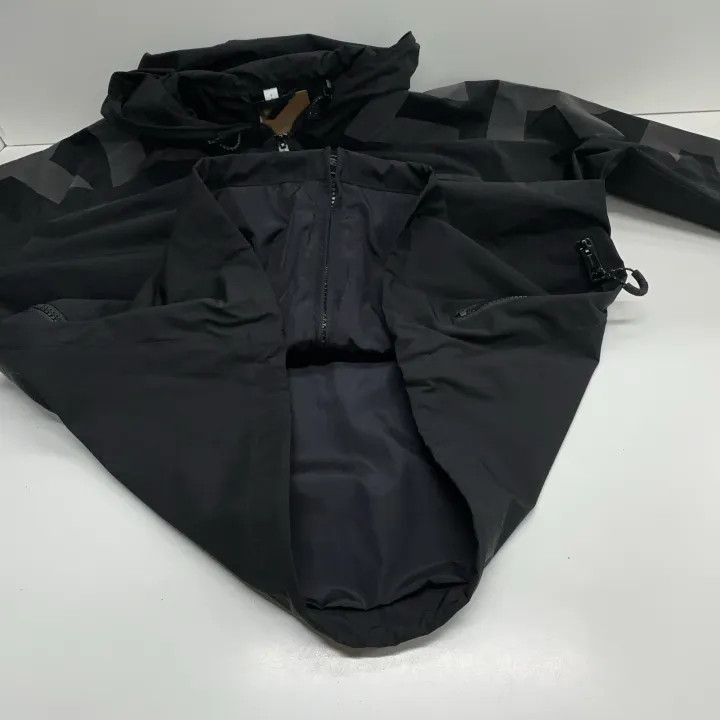 Burberry Burberry Hooded Letter Print Casual Jacket Size US S / EU 44-46 / 1 - 11 Thumbnail