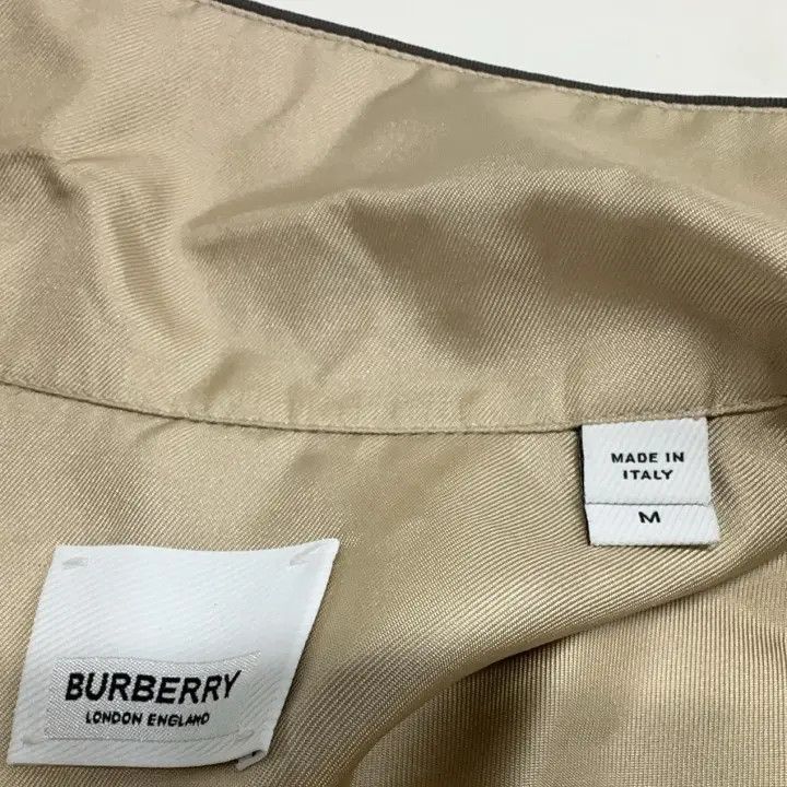 Burberry Burberry Logo Pattern Short Sleeve Shirt for Men Size US M / EU 48-50 / 2 - 7 Thumbnail