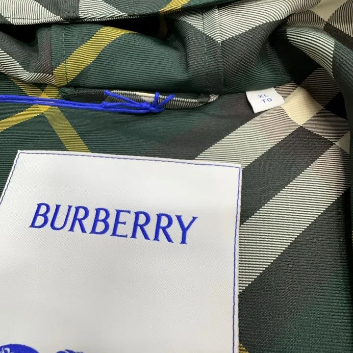 Burberry Burberry Plaid Hooded Jacket for Men Size US L / EU 52-54 / 3 - 2 Thumbnail