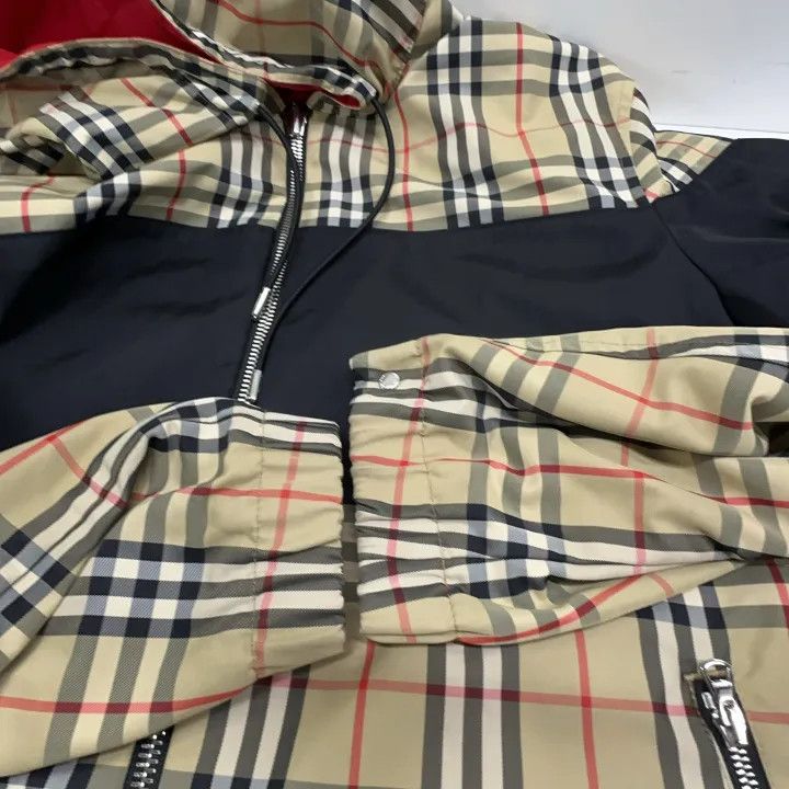 Burberry Burberry Reversible Hooded Check Jacket for Men Size US M / EU 48-50 / 2 - 12 Thumbnail