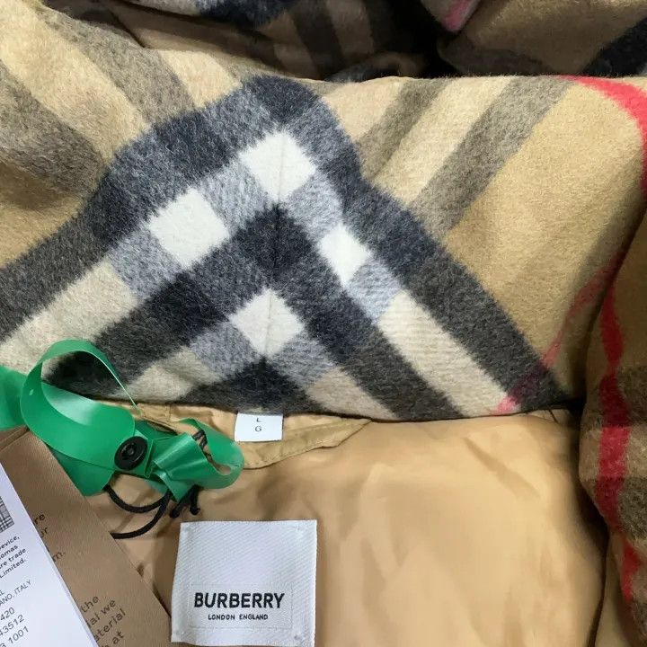 Burberry Burberry Quilted Puffer Jacket with Hood Size US L / EU 52-54 / 3 - 4 Thumbnail