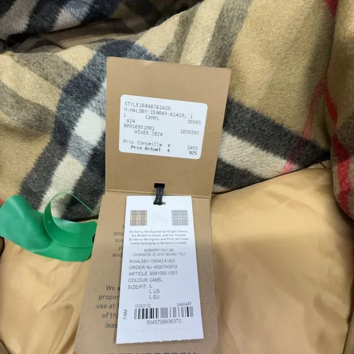 Burberry Burberry Quilted Puffer Jacket with Hood Size US L / EU 52-54 / 3 - 5 Thumbnail