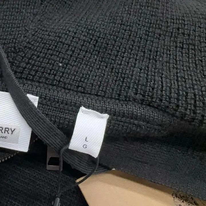 Burberry Burberry Hooded Wool Pullover Sweatshirt for Men Size US L / EU 52-54 / 3 - 9 Thumbnail