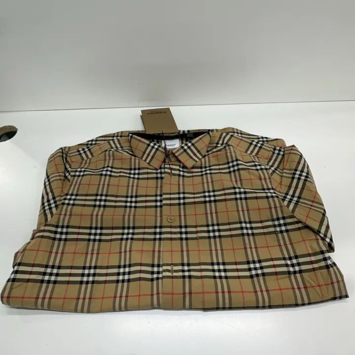 Burberry Burberry Short Sleeve Shirt in Khaki Check Size US M / EU 48-50 / 2 - 13 Thumbnail