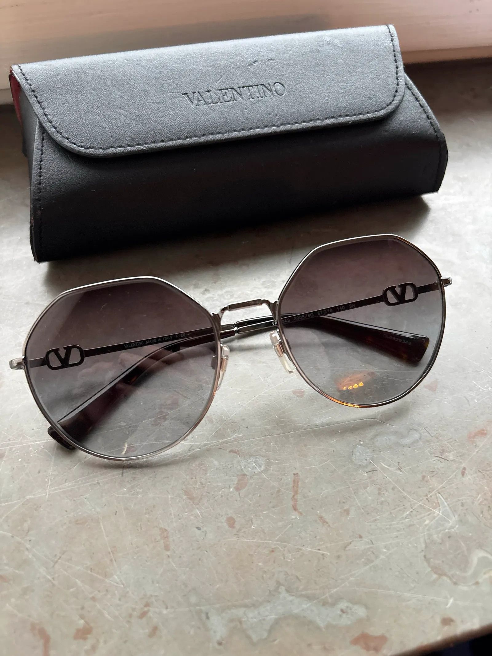 Valentino Valentino VA 2043 Sunglasses Size ONE SIZE - 4 Thumbnail
