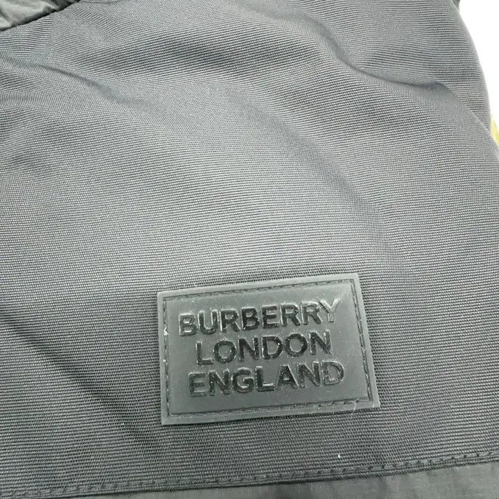 Burberry Burberry Unisex Reversible Sleeveless Down Vest Size US M / EU 48-50 / 2 - 14 Thumbnail