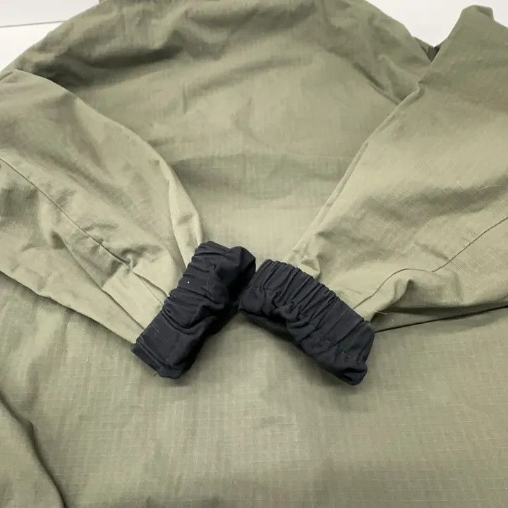 Gucci Gucci Logo Embroidered Nylon Jacket for Men Size US L / EU 52-54 / 3 - 12 Thumbnail