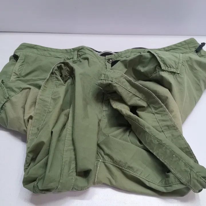 Stone Island Stone Island Breathable Cargo Shorts for Men Size US 40 / EU 56 - 13 Thumbnail