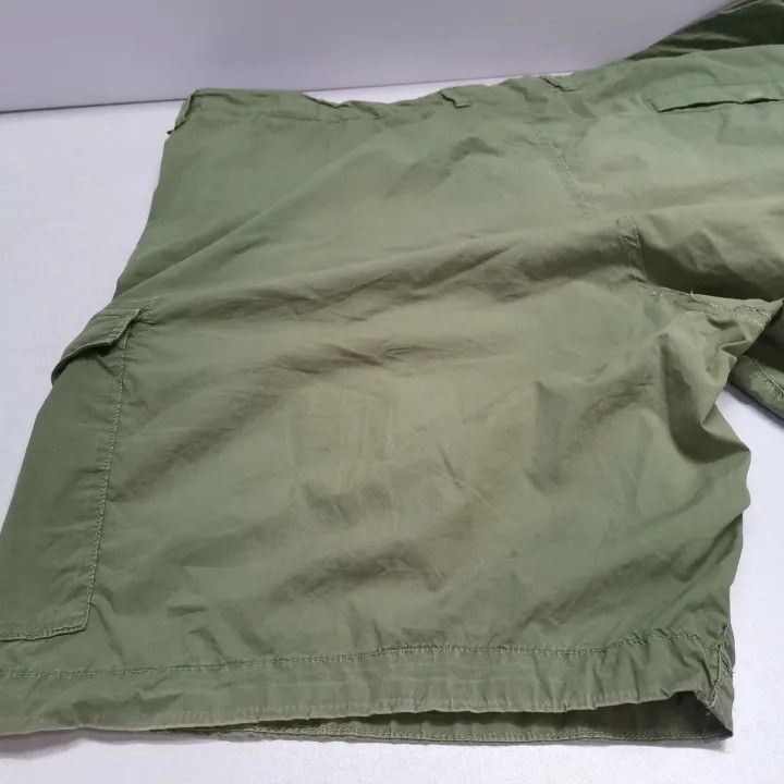 Stone Island Stone Island Breathable Cargo Shorts for Men Size US 40 / EU 56 - 15 Thumbnail