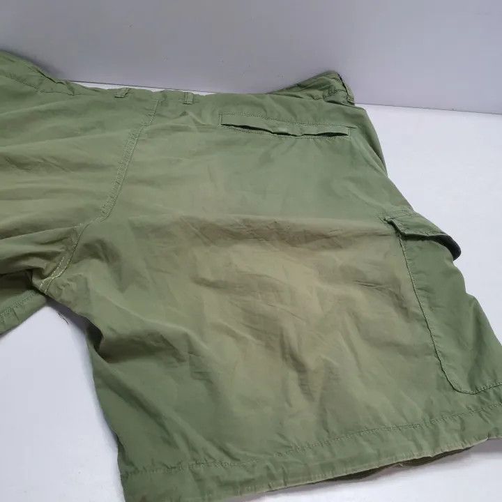 Stone Island Stone Island Breathable Cargo Shorts for Men Size US 40 / EU 56 - 16 Thumbnail
