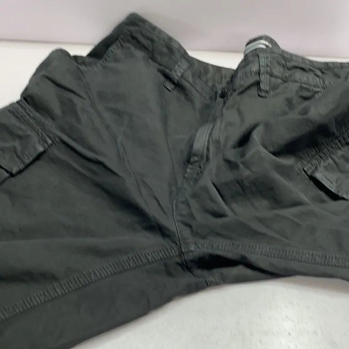 Stone Island Stone Island Black Casual Shorts for Men Size US 32 / EU 48 - 11 Thumbnail
