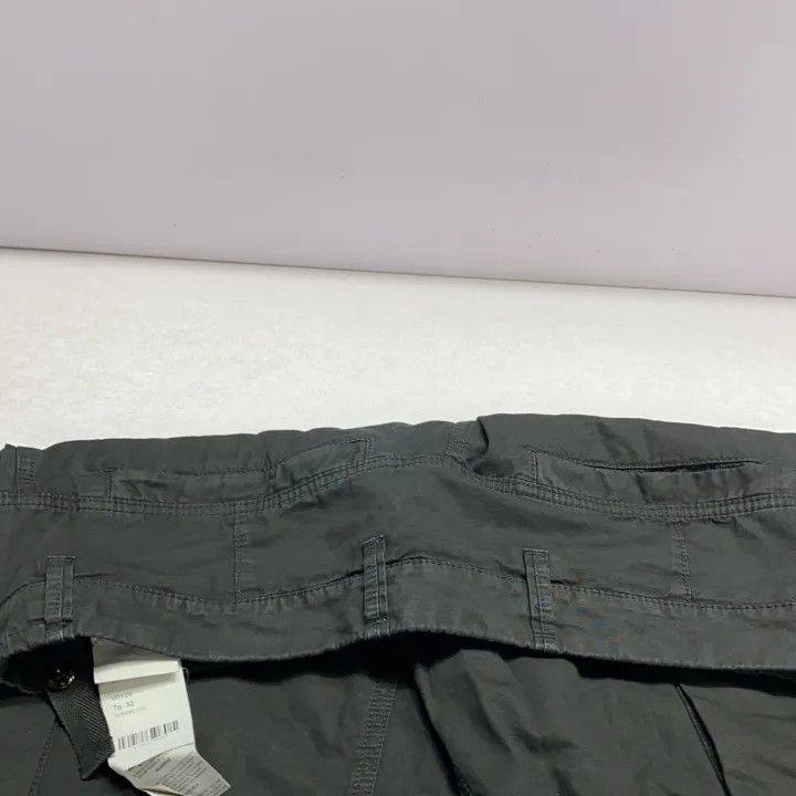 Stone Island Stone Island Black Casual Shorts for Men Size US 32 / EU 48 - 8 Thumbnail