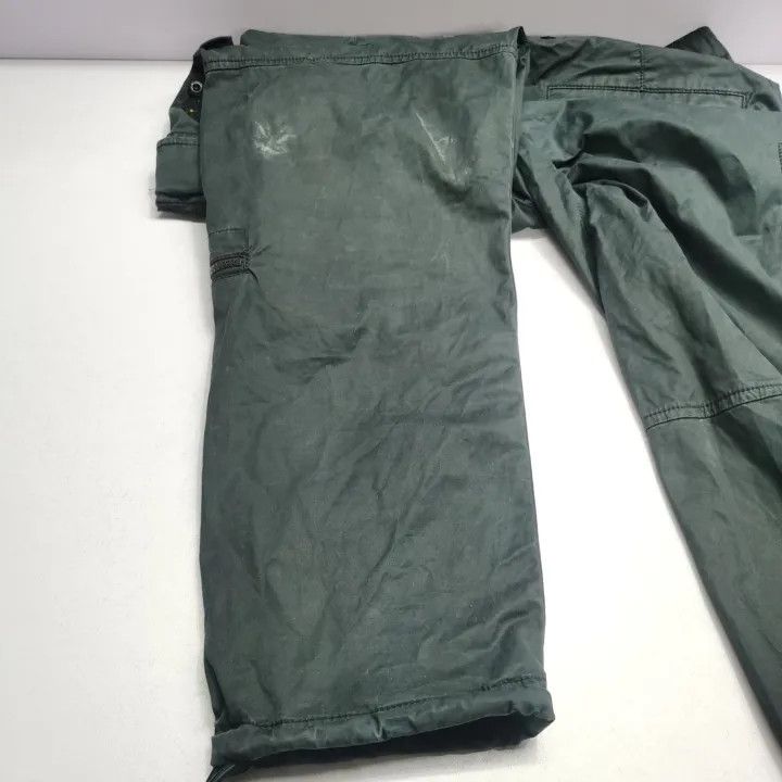 Stone Island Stone Island Black Cargo Sweatpants for Men Size US 31 - 16 Thumbnail