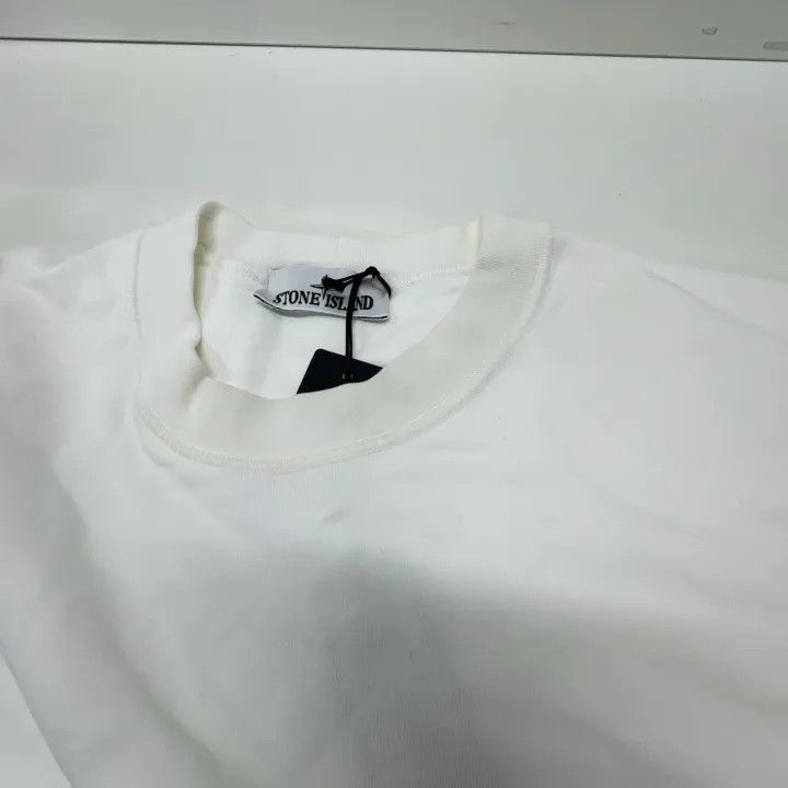 Stone Island Stone Island White Long Sleeve Crew Sweatshirt Size US L / EU 52-54 / 3 - 8 Thumbnail