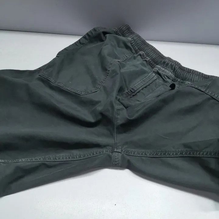 Stone Island Stone Island Black Cargo Pocket Shorts Size US 30 / EU 46 - 13 Thumbnail