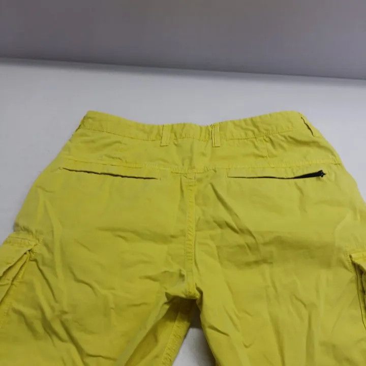 Stone Island Stone Island Yellow Casual Shorts Size US 30 / EU 46 - 13 Thumbnail