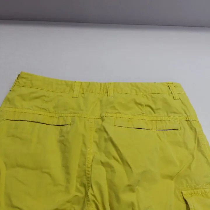 Stone Island Stone Island Yellow Casual Shorts Size US 30 / EU 46 - 7 Thumbnail