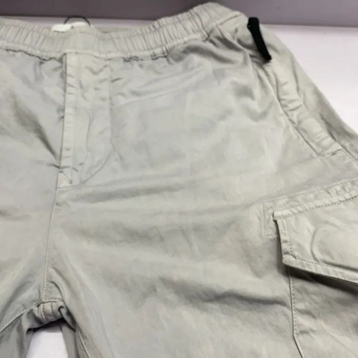 Stone Island Stone Island Classic Logo Cargo Pants Size US 29 - 10 Thumbnail