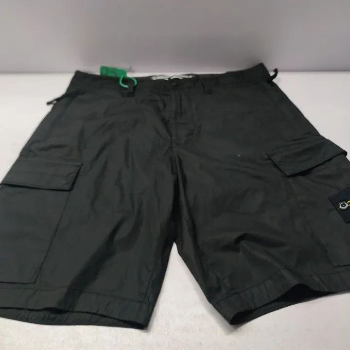 Stone Island Stone Island Black Cargo Bermuda Shorts Size US 32 / EU 48 - 9 Thumbnail