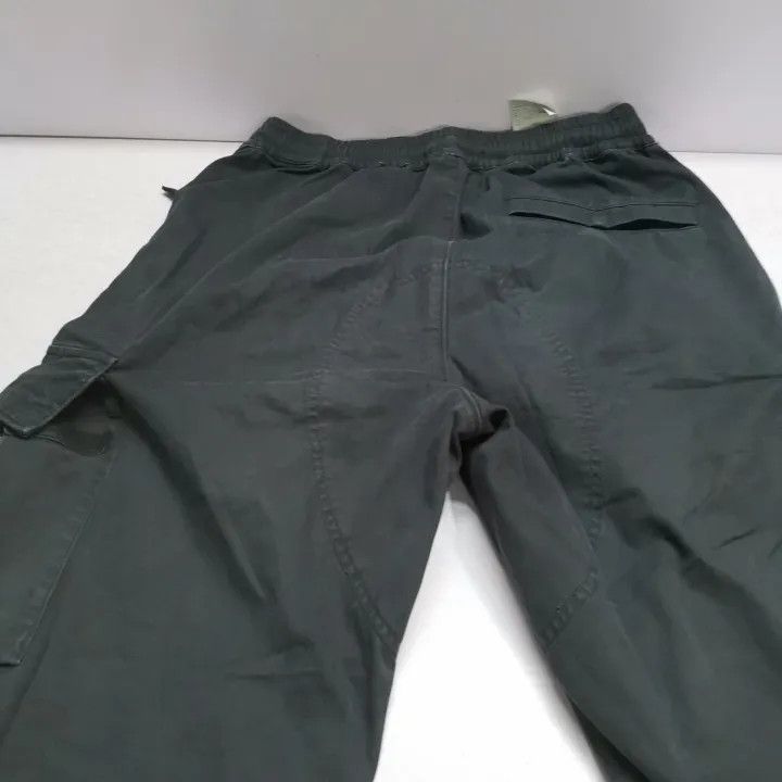 Stone Island Stone Island Black Elastic Waist Cargo Pants Size US 30 / EU 46 - 14 Thumbnail