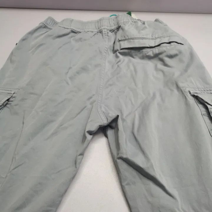 Stone Island Stone Island FW21 Logo Cargo Pants for Men Size US 30 / EU 46 - 6 Thumbnail